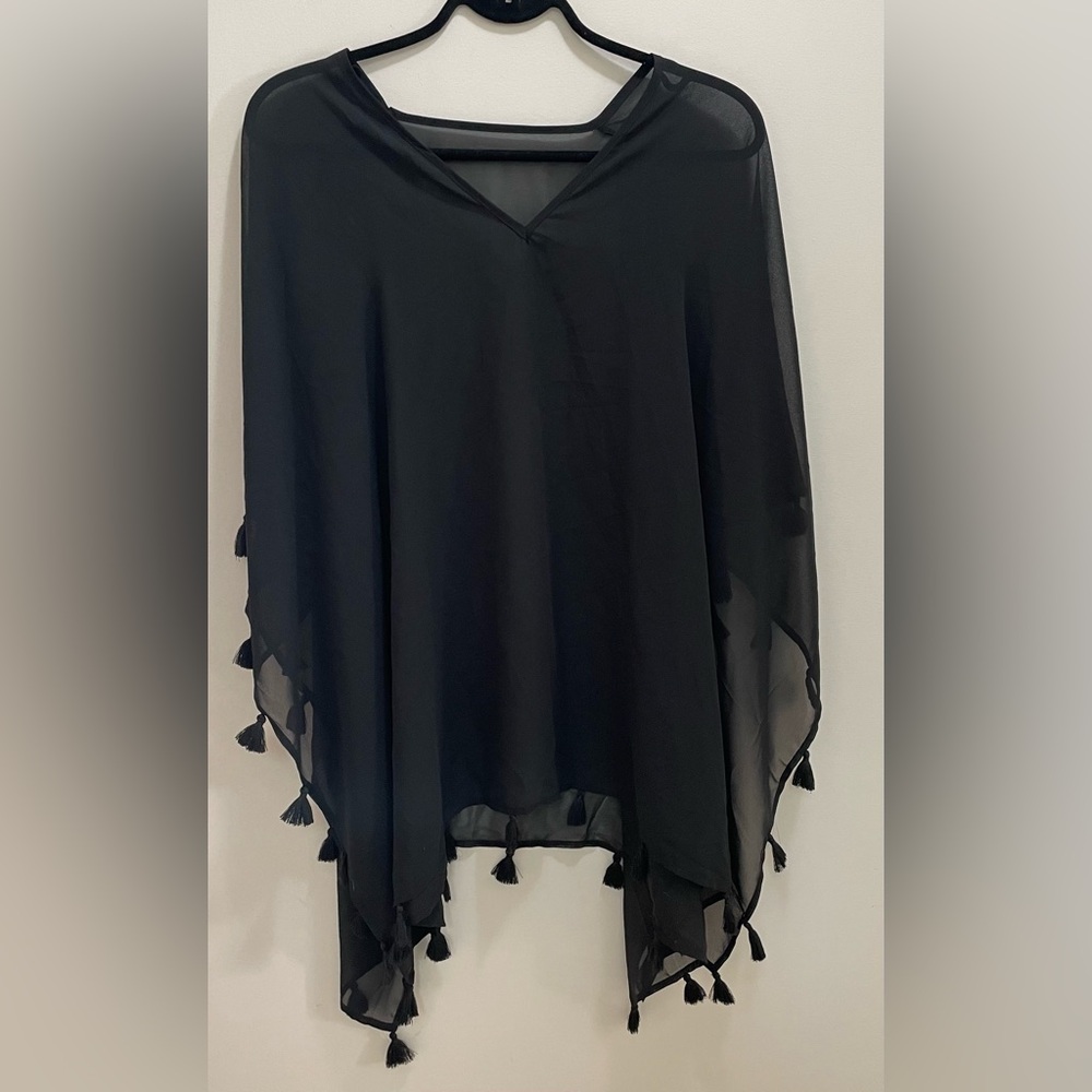 2/$20💕H&M sheer Poncho OS